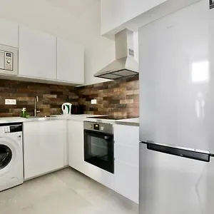 https://premium-apartment-by-hi5-central-3-bedroom.inbudapesthotels.com