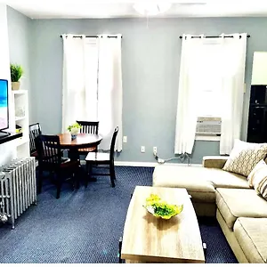  Apartment 3 Bedrooms 1 Bath Apt, 10 Min To Manhattan!