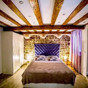 https://apartment-genius-loci.splithotels.org