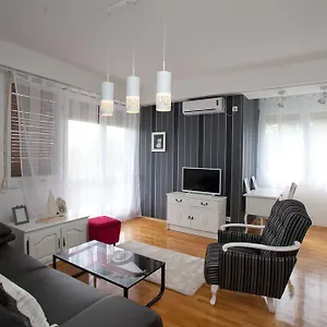 https://apartment-macho.splithotels.org